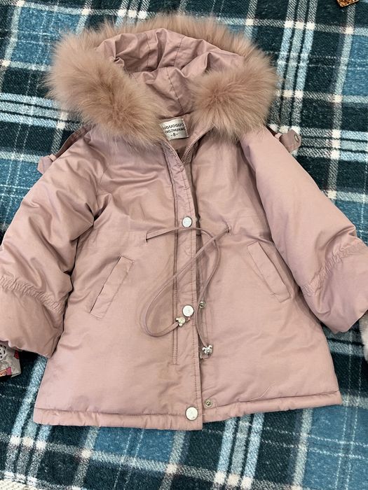 Продаю детскую куртку на девочку