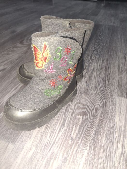 Продам детские сапожки