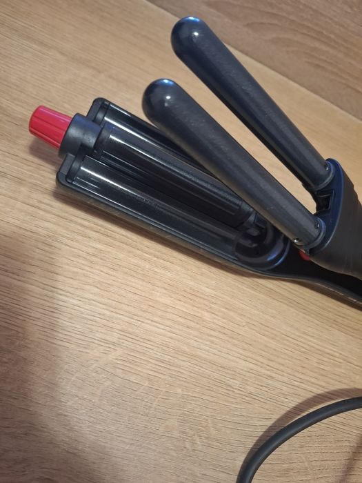 Rowenta x Karl Lagerfeld Waves Addict CF471L, Маша за ретро къдрици