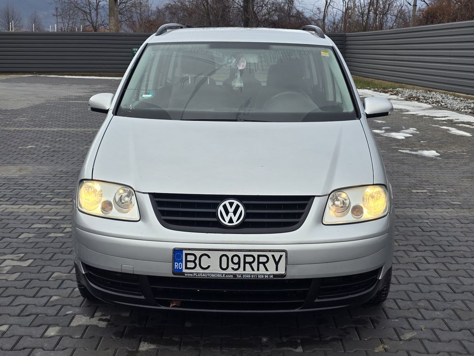 Vând Volkswagen Touran