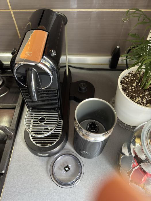 Aparat de cafea Nespresso De’Longhi CitiZ & Milk