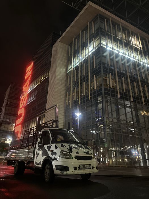 Пирамида. Доставка стекла.