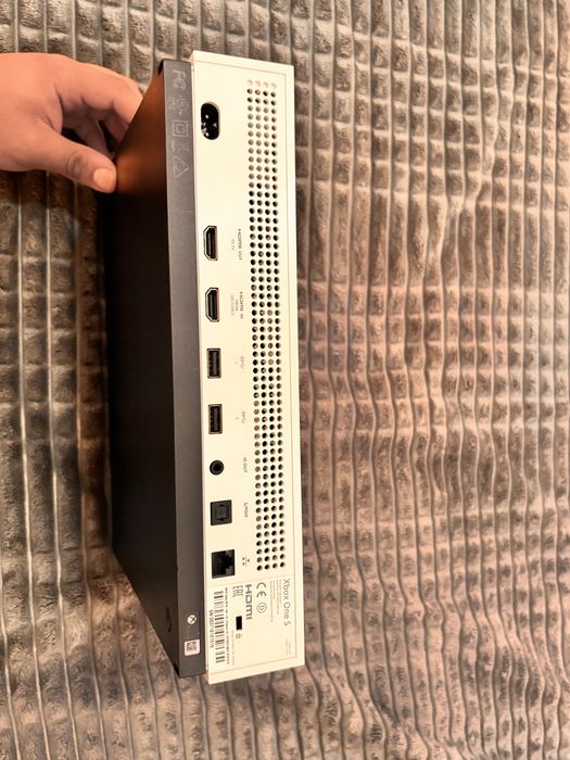 Xbox One S 1 TB.