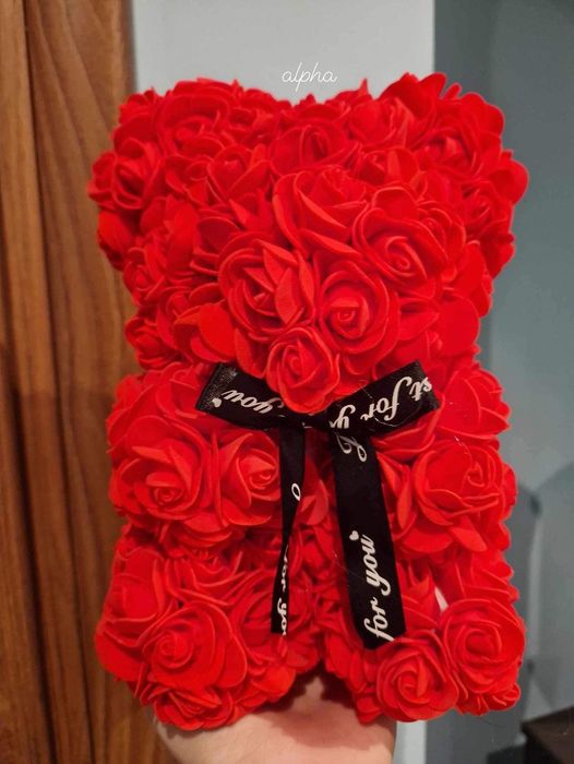 Мече от рози перфектен подарък за любим човек