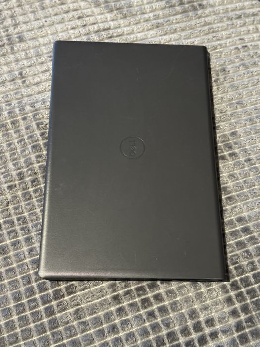 Laptop Dell Vostro 3520