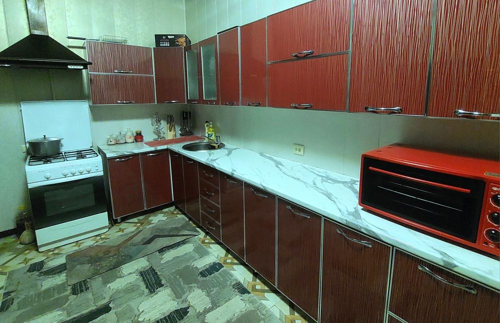 Кухня гарнитур сотилади