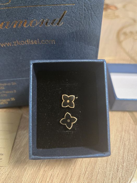 Златни обеци Luis Viton