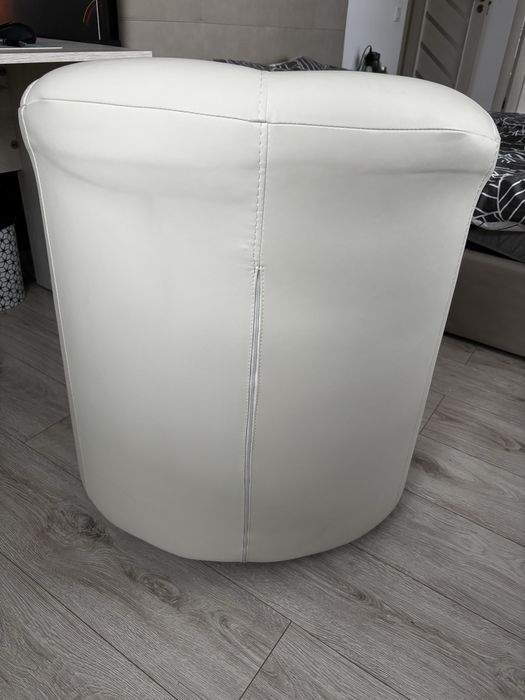 Fotoliu din piele ecologică – Mondo Convenienza (Italia)