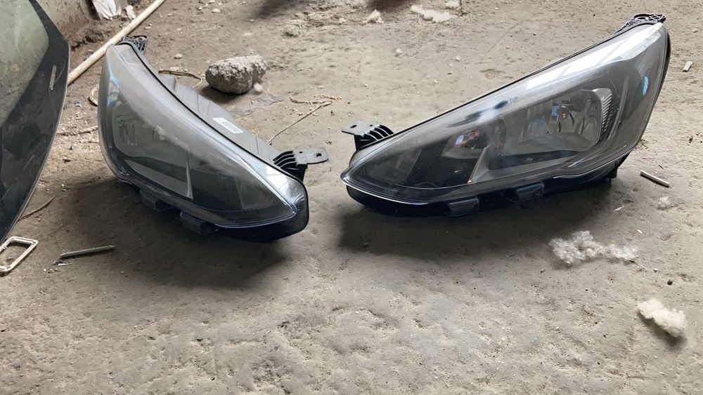 Far faruri Ford focus 3 Facelift 2014 _ 2018 stanga si dreapta