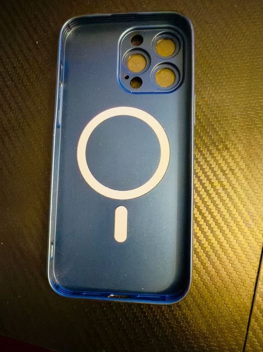 Vând 2 huse pentru telefon iPhone 14 Pro Max