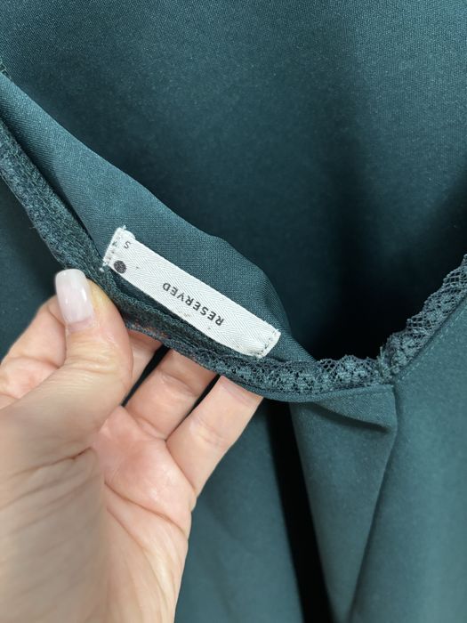 Рокля reserved маслено зелено