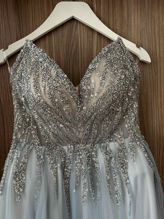 Продава официална бална рокля за абитуриентски бал или други събития