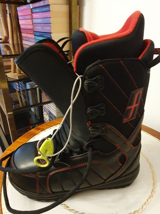 Boots snowboard  mărime 40 / 37