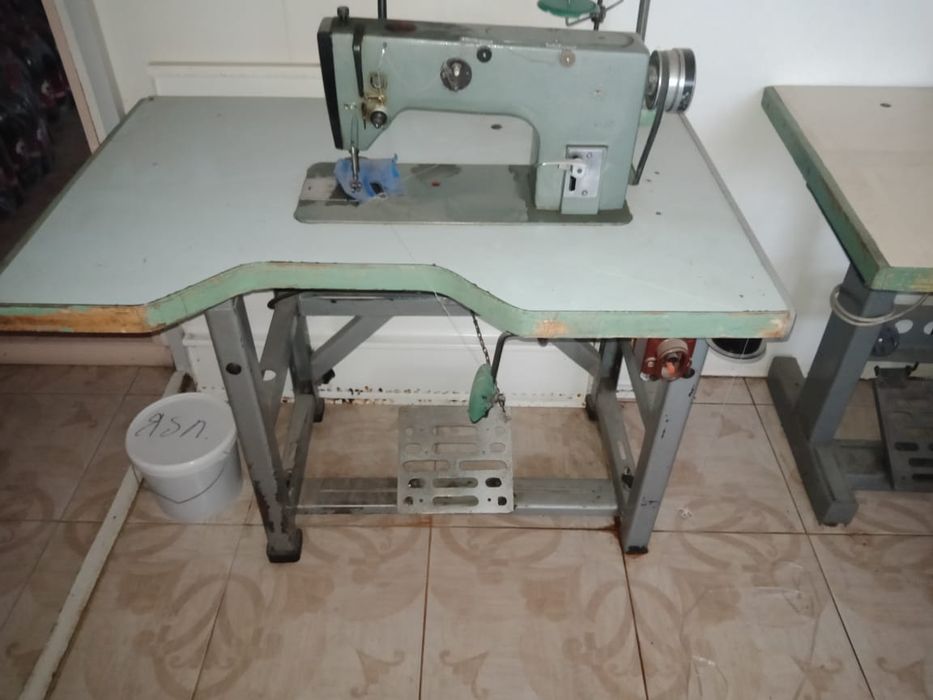 Швейная машинка  2 шт.