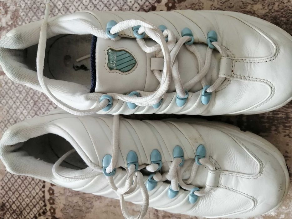 Продавам маратонки