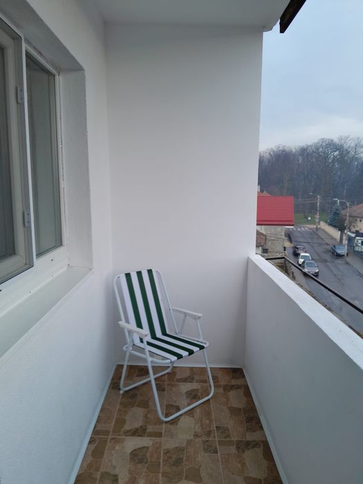 Proprietar vand apart. 2 cam. in Gherla centrala et 3 langa parc renov