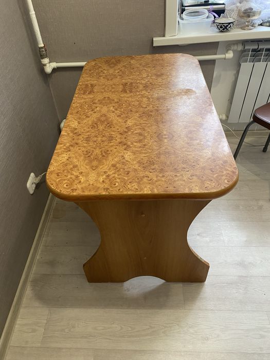 Продам стол кухонный