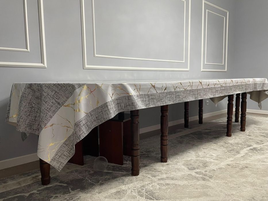 Деревянный  стол