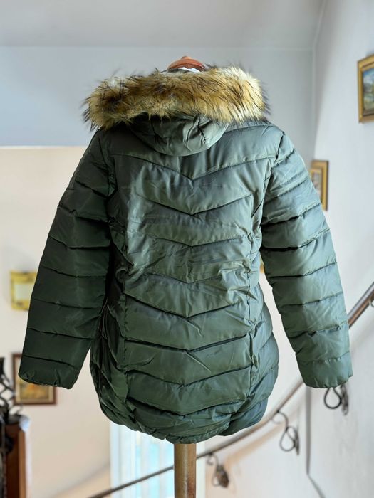 Geacă damă cu puf si glugă cu blană artificială