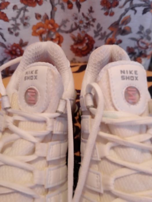 Vând sau schimb Nike Shox