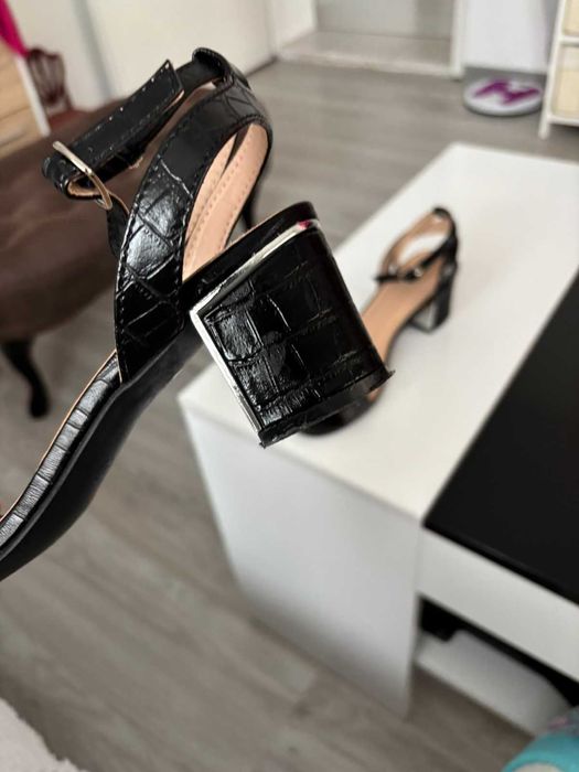 Официални летни токчета