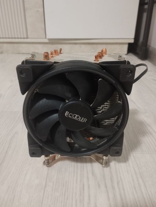 Продам башенный кулер для интел