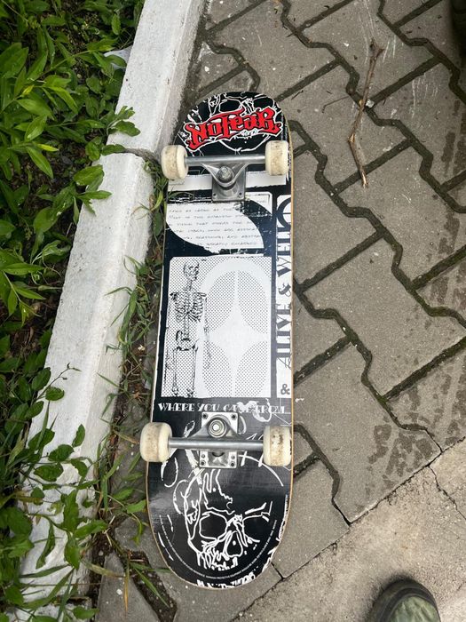 Skateboard.