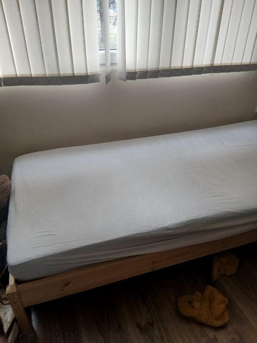 Единично легло с матрак