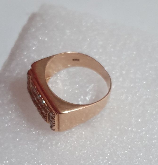 Кольцо   золотое.