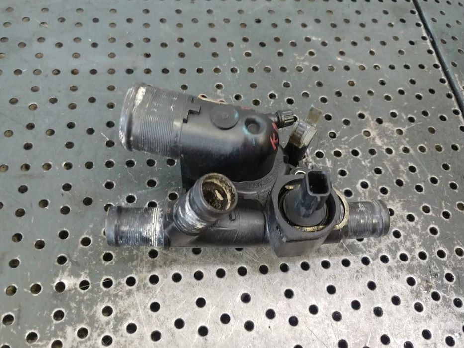 carcasa termostat 2.0 dci  m9r6832 renault koleos nissan x-trail qashqai  8200907234c