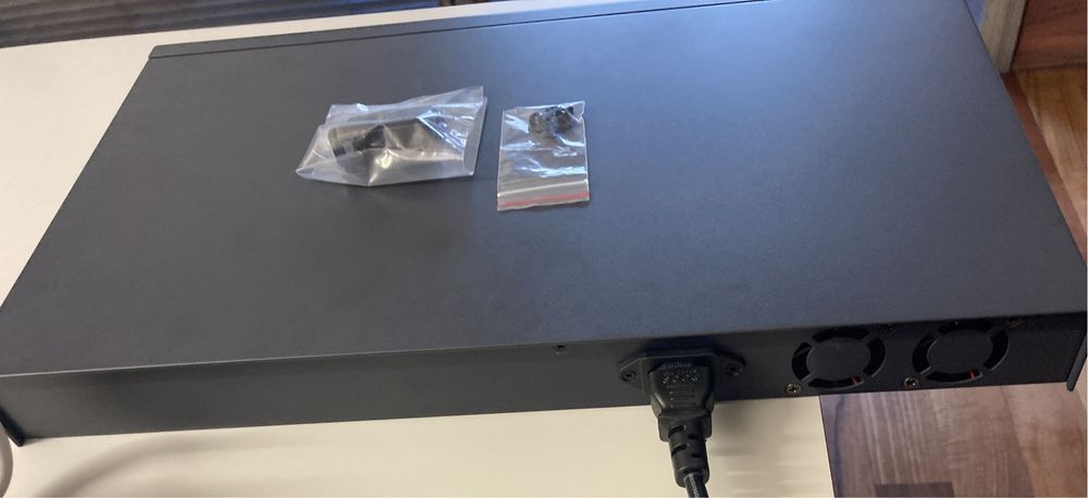Switch ENGENIUS EWS7928P 24-Port Managed Gigabit POE