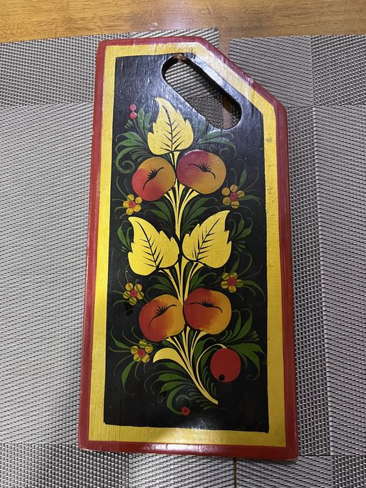 Ложки, разделочная доска, поднос металлический Хохлома