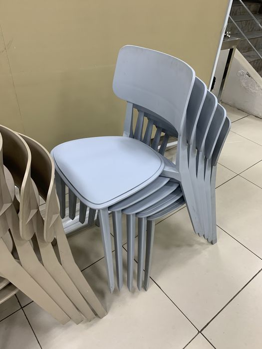 Продам стулья пластмас