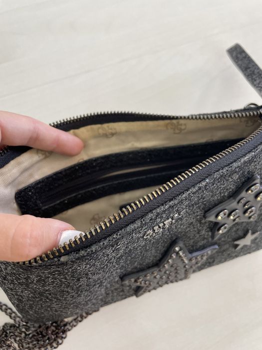 Чанта клъч Guess