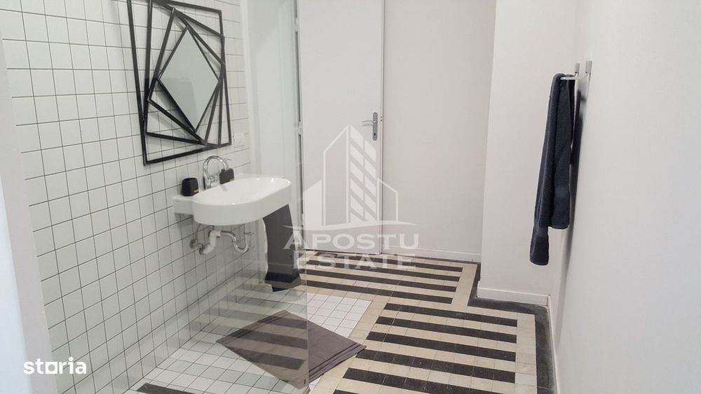 4 camere ultracentral, 132 mp + 2 terase complet renovat in Timisoara