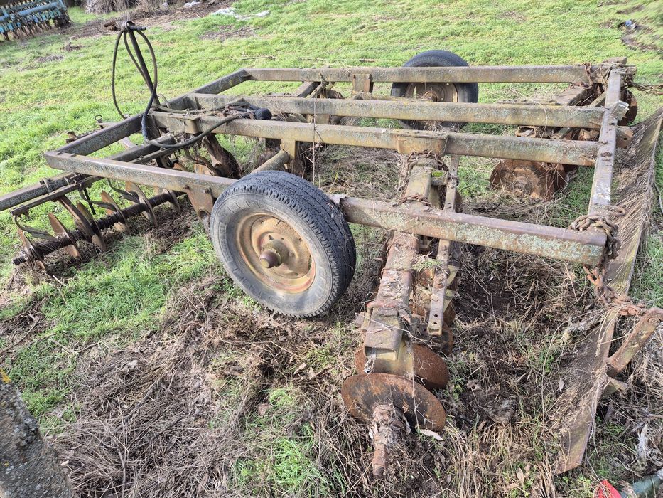 Vând utilaje agricole