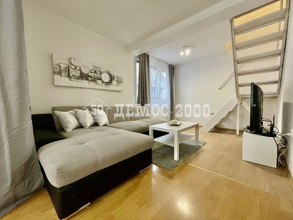 Дава се под наем Тристаен апартамент в Варна, Център - 100 кв.м за 1346.4 € - Снимка #1