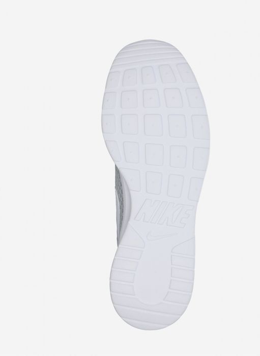 Nike новые кроссовки 43размера оригинал