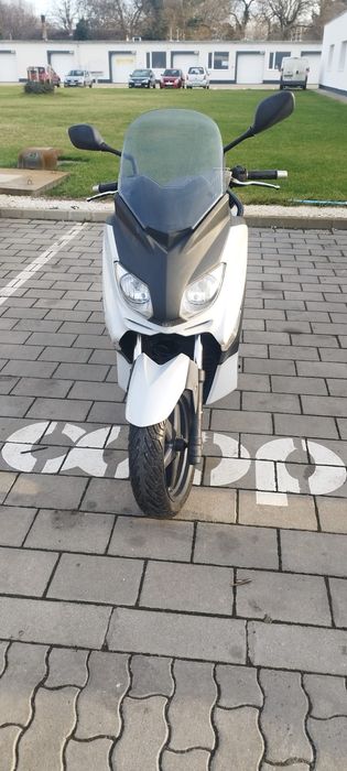 Yamaha X Max 125 Benelli TRK 502X