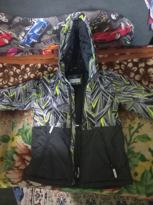 Продам куртку осень-весна