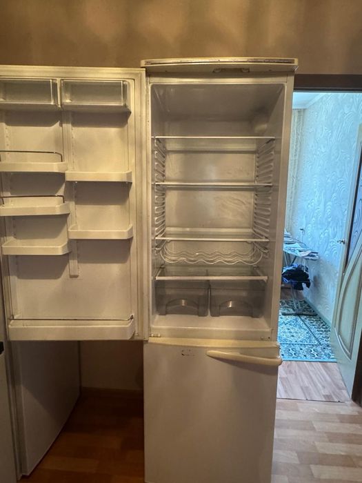 Холодильник все работает самовывоз