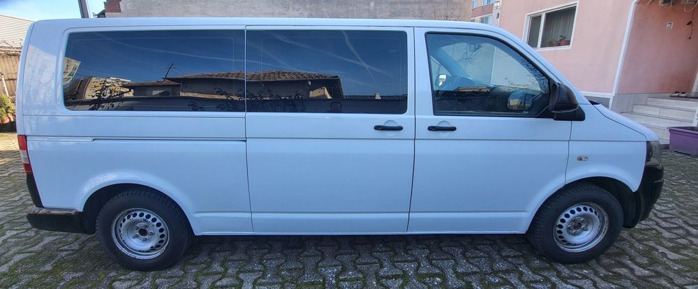 VW Transporter Caravelle T5.1  LUNG 9 Locuri