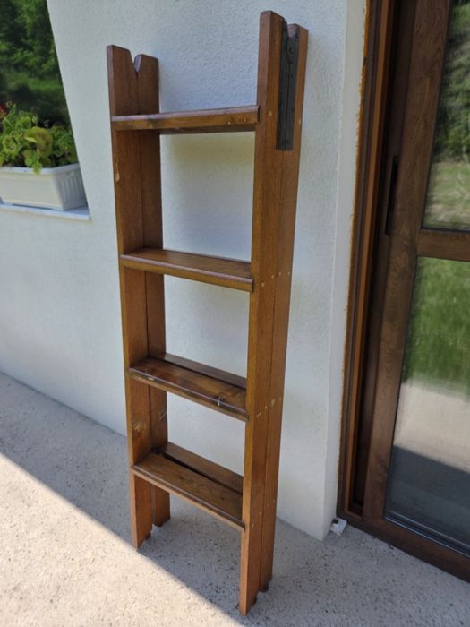 Стълба-библиотекарска