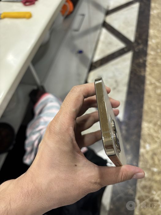 Iphone 12pro max 256gb 73% korobka yoq passport beriladi
