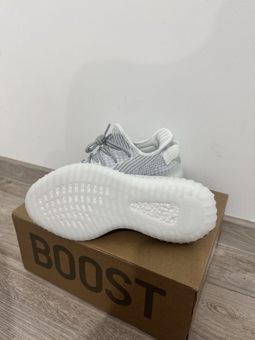 Adidasi Yeezy 350