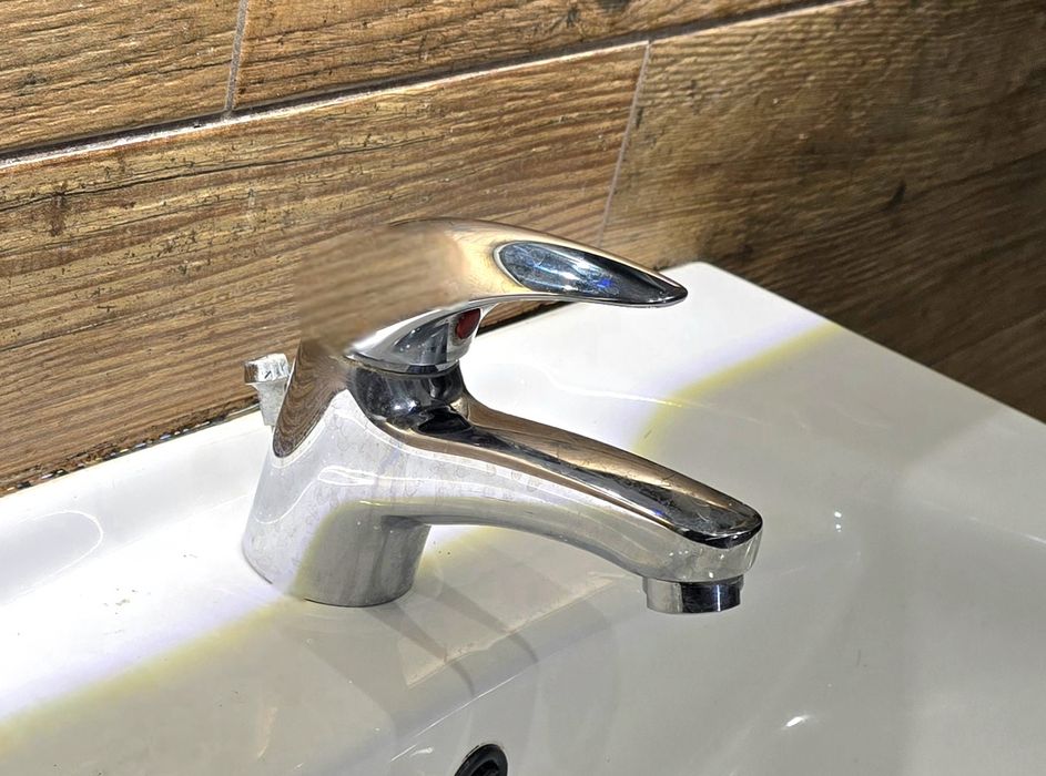 Мивка със смесител комплект