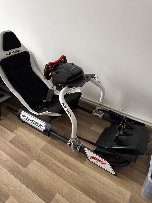 Playseat F1 Sim Rig + Volan G29 cu volan GT/formula