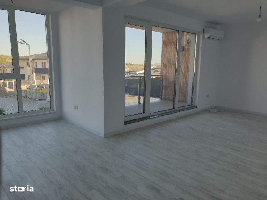 IASI-REDIU –Apartament cu 3 camere ultramodern- suprafata vitrata mare