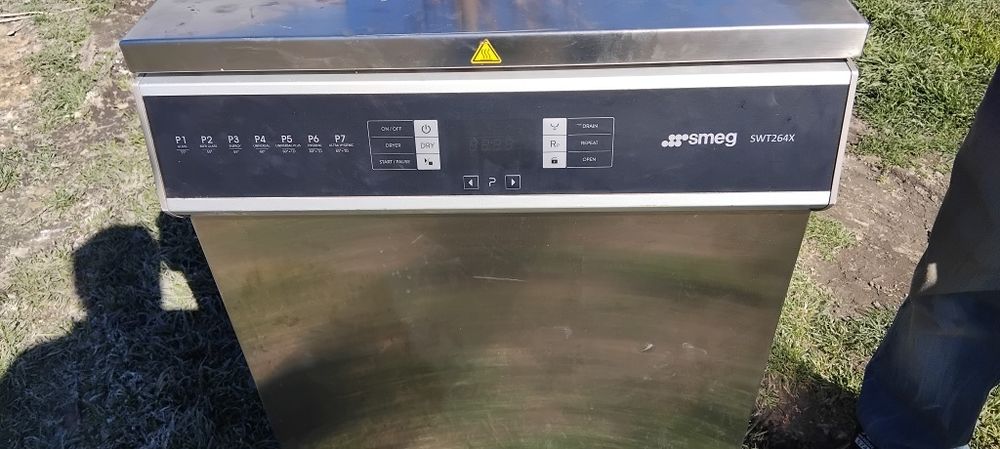 Професионална съдомиялна Smeg CTV 240 X ( 380 volta )