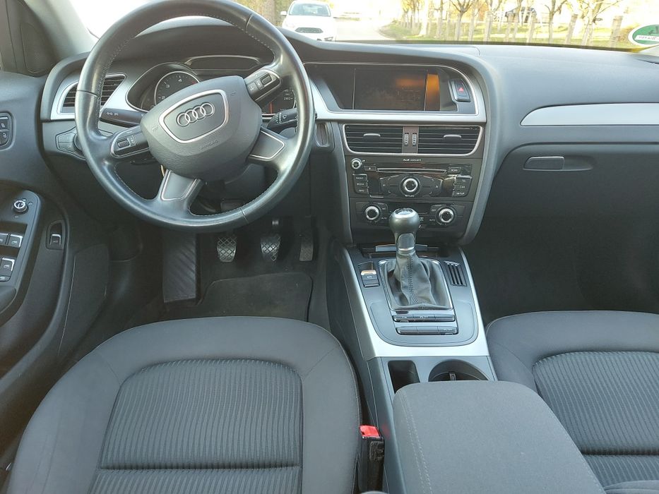 Vând Audi A4 combi